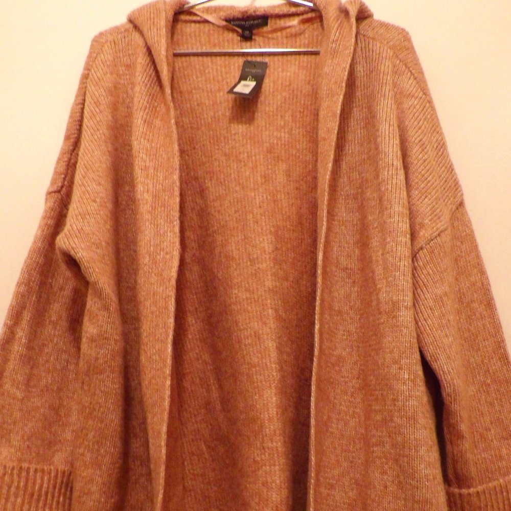 BANANA REPUBLIC HOODED SWEATER
